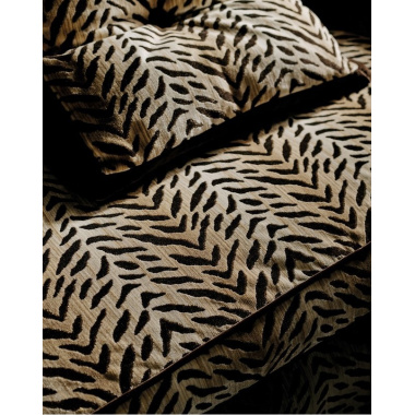 screenshot_2024-01-13_at_12-25-02_tigre_fabric_in_old_blue_by_colefax_and_fowler-nano